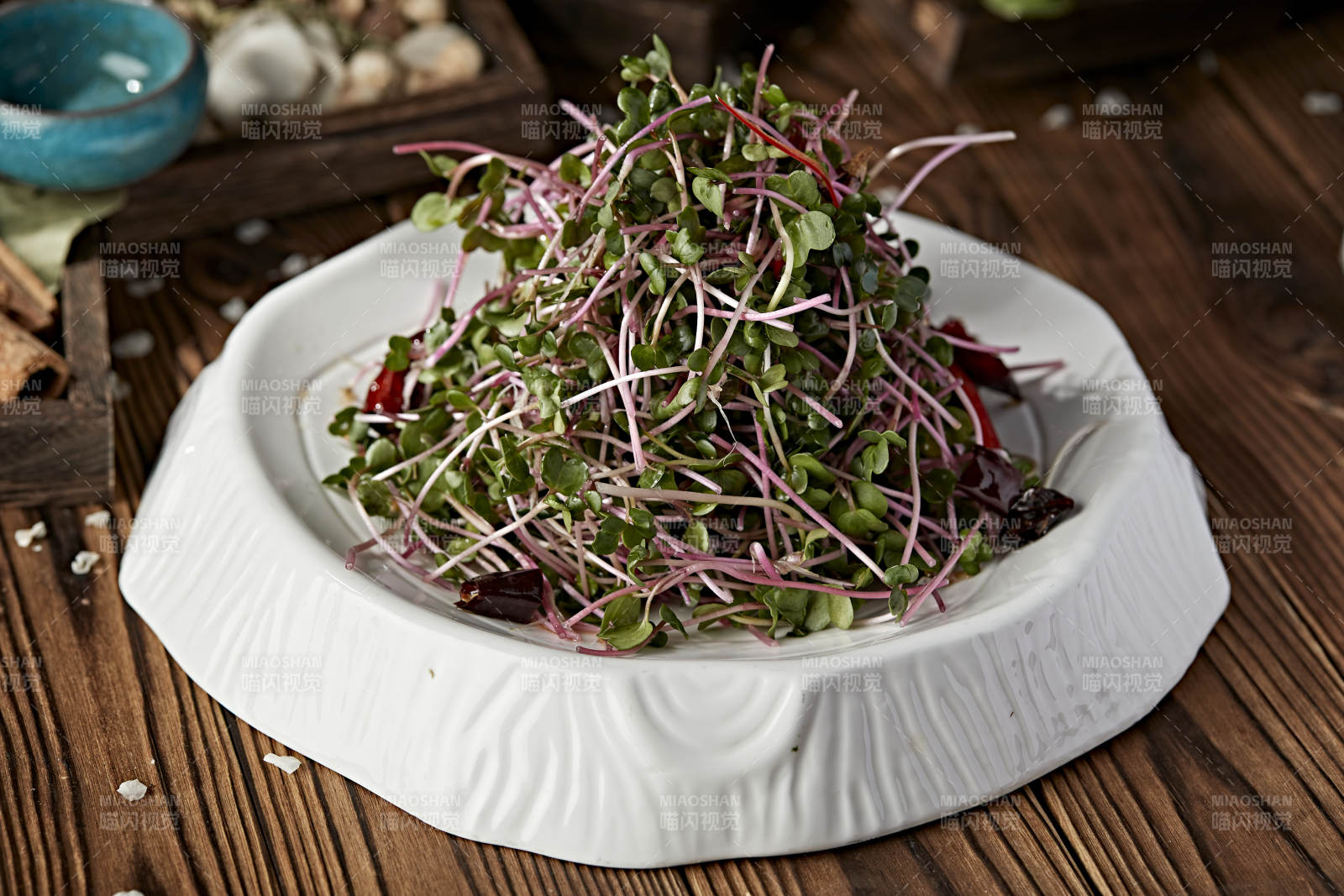 凉拌香椿苗黑豆苗图片