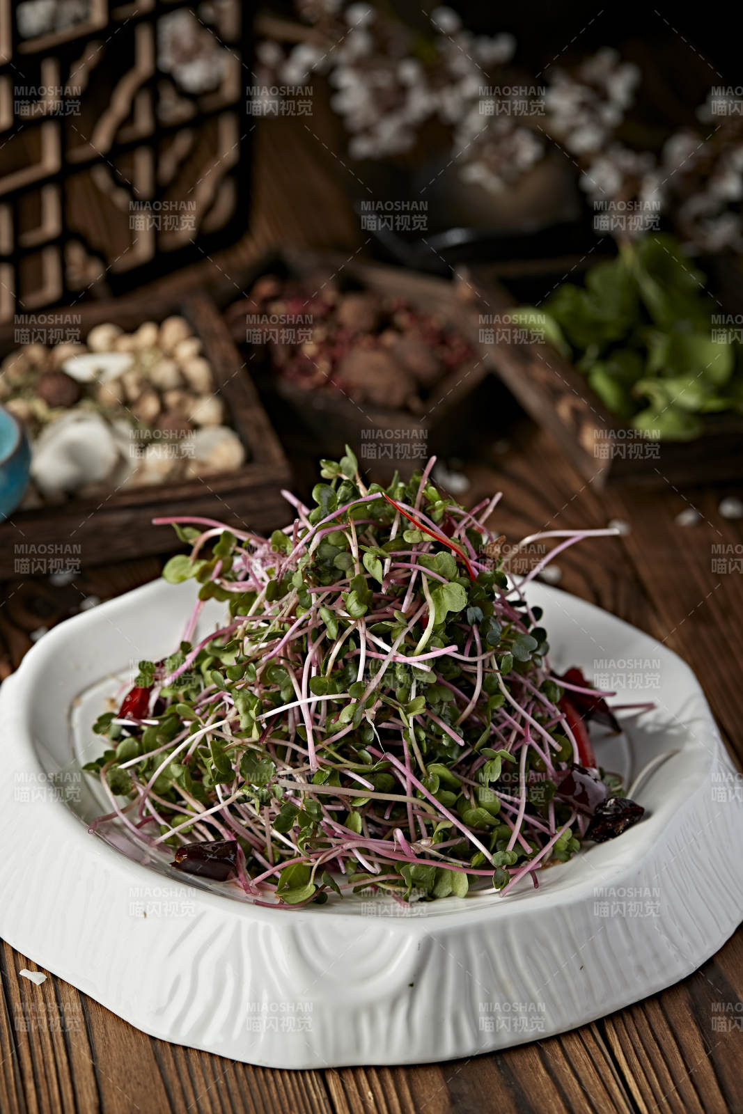 凉拌香椿苗黑豆苗图片