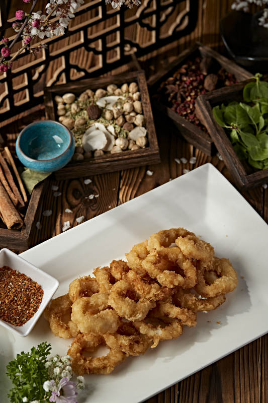 拖面油炸蘸粉鱿鱼圈图片