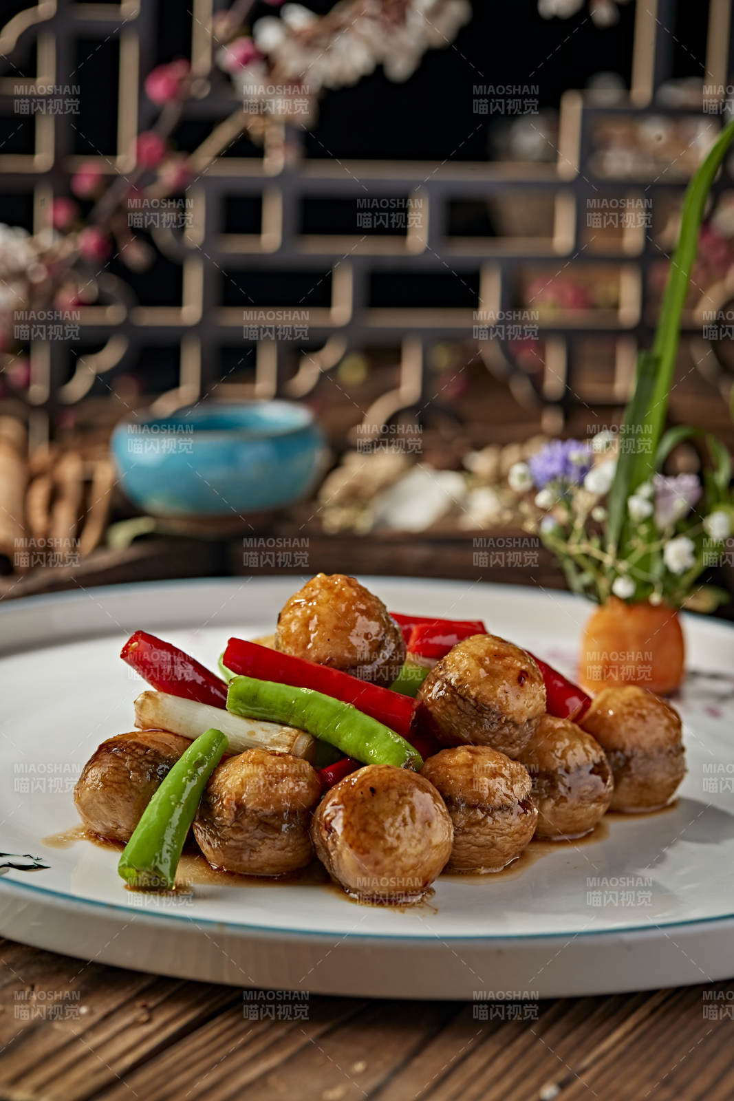 杭椒葱香烧肉馅酿口蘑图片