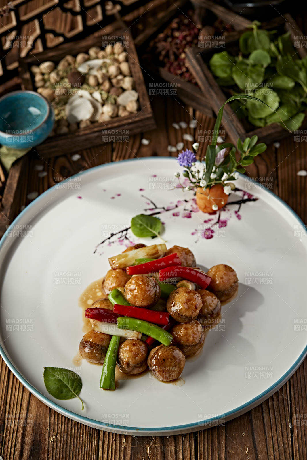 杭椒葱香烧肉馅酿口蘑图片