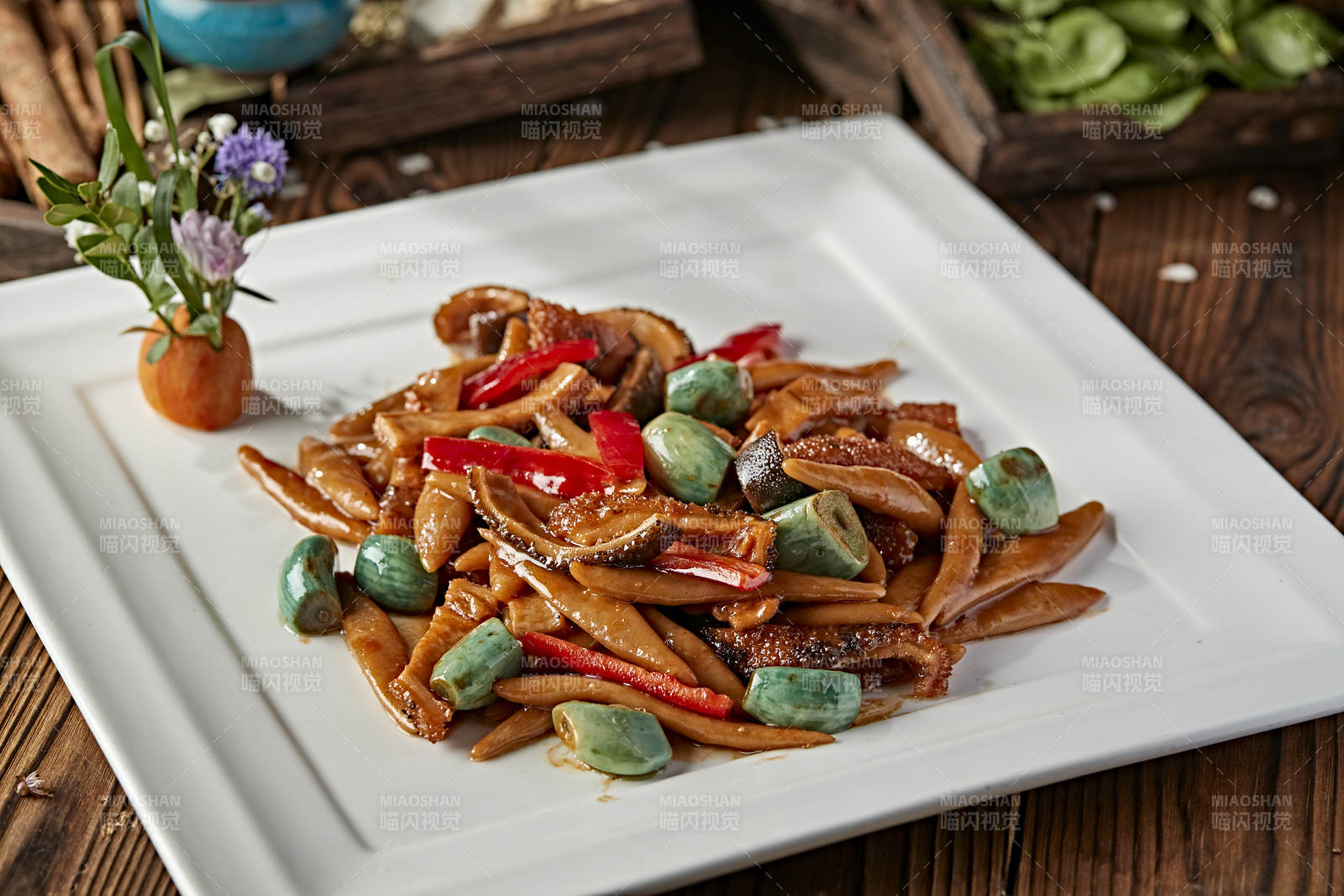腊八蒜彩椒炒毛肚图片