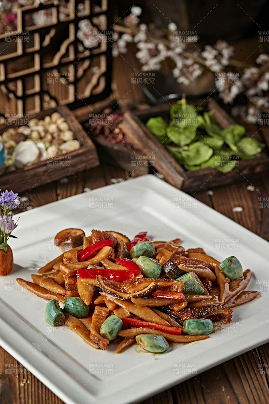 腊八蒜彩椒炒毛肚图片