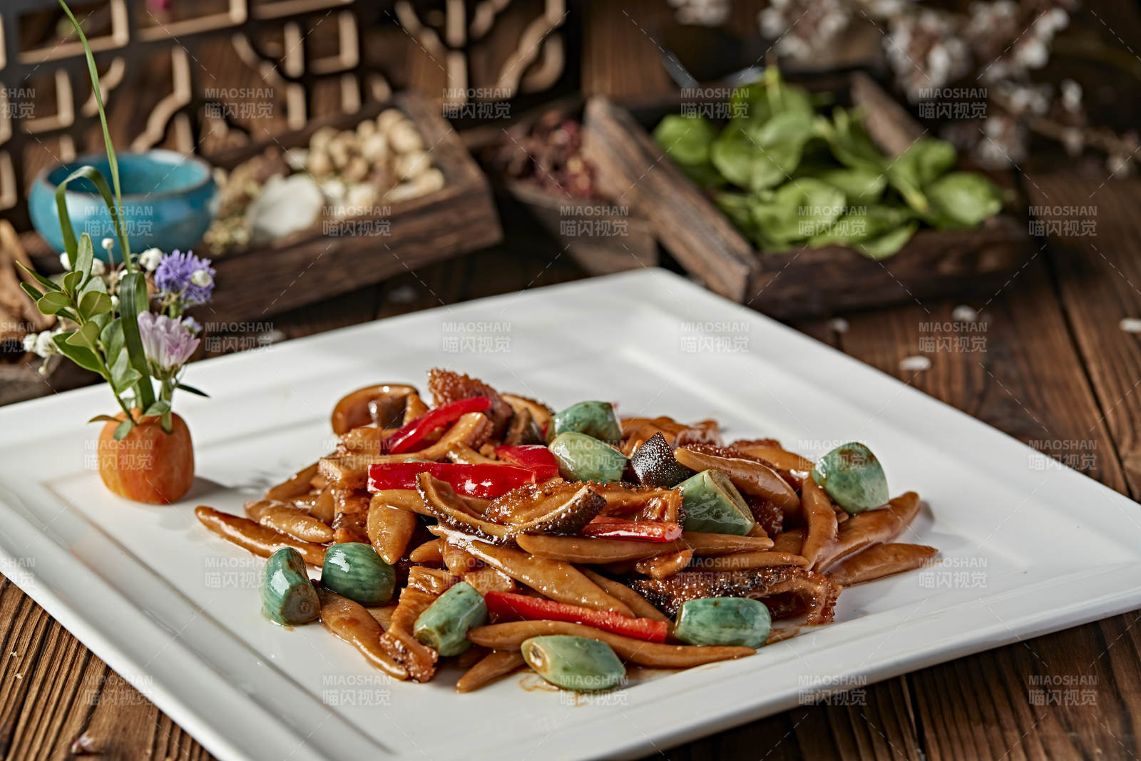 腊八蒜彩椒炒毛肚图片