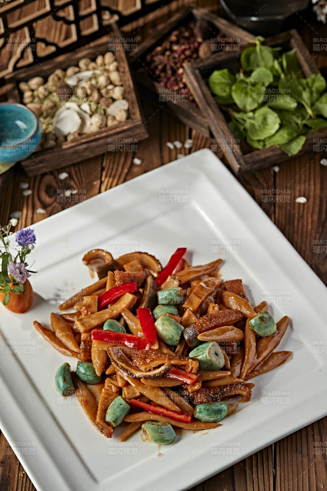 腊八蒜彩椒炒毛肚图片