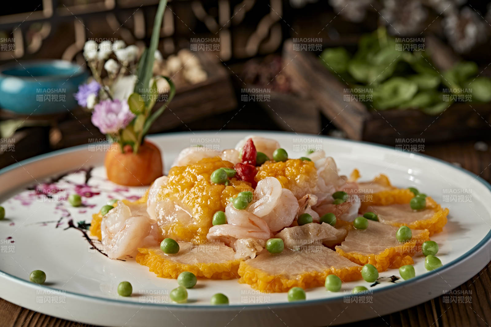 清炒菊花菌大虾仁壳青豆图片