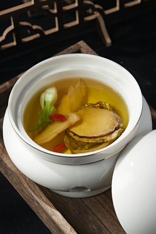 枸杞松茸鲜鲍鱼汤图片