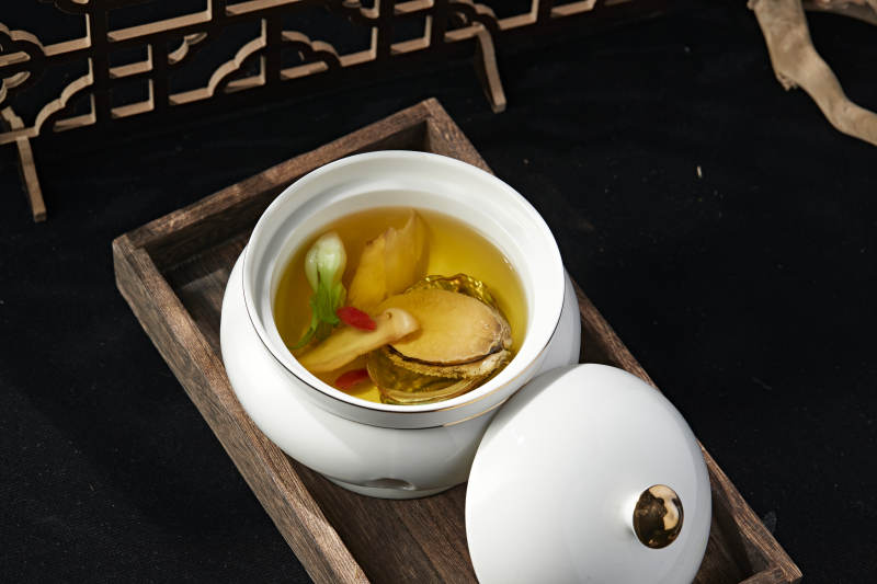 枸杞松茸鲜鲍鱼汤图片