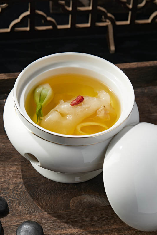 枸杞松茸花胶鱼肚滋补汤图片