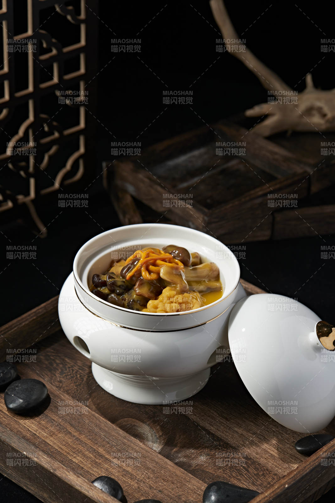 山珍菌羹素佛跳墙图片