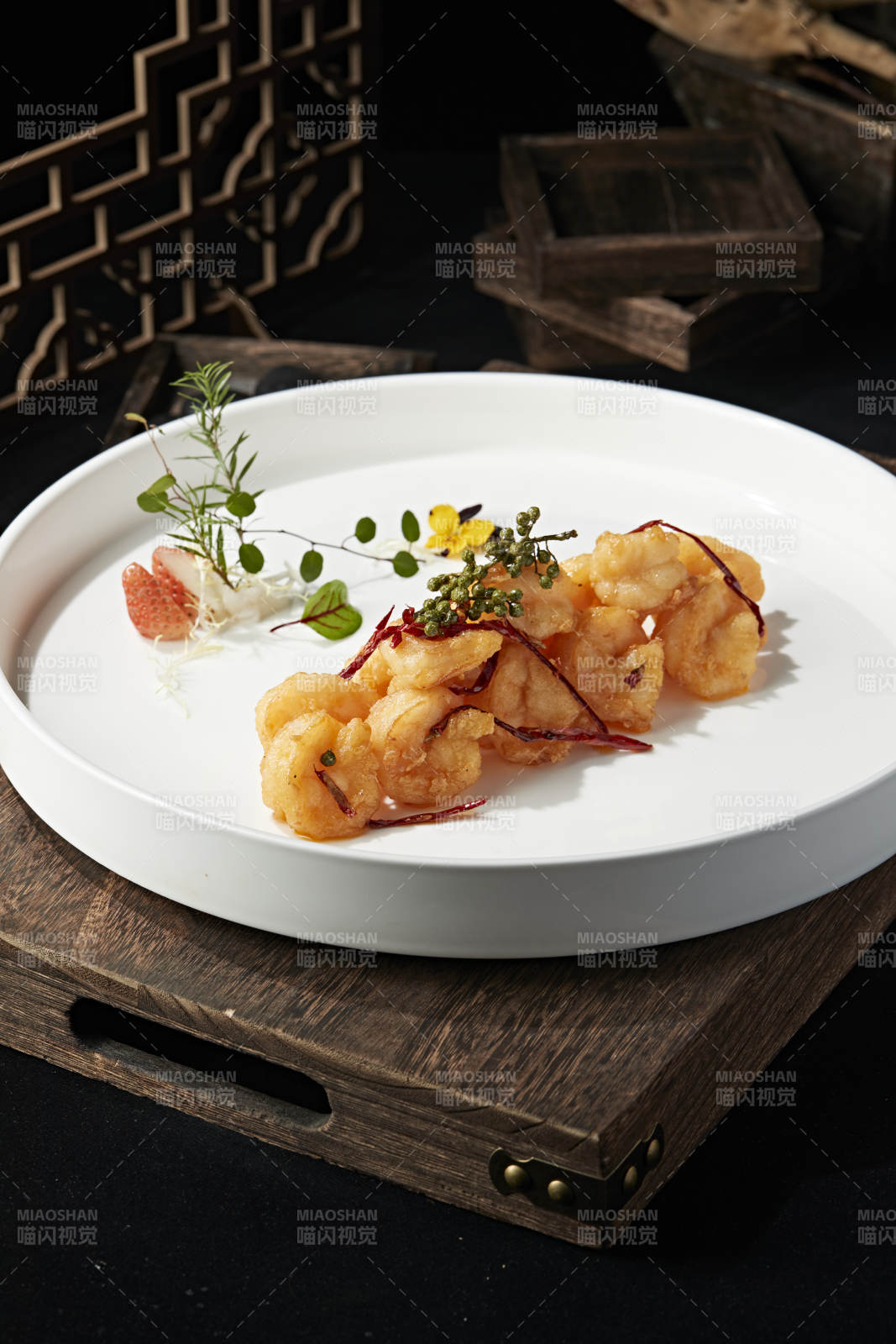 藤椒宫保大虾球图片