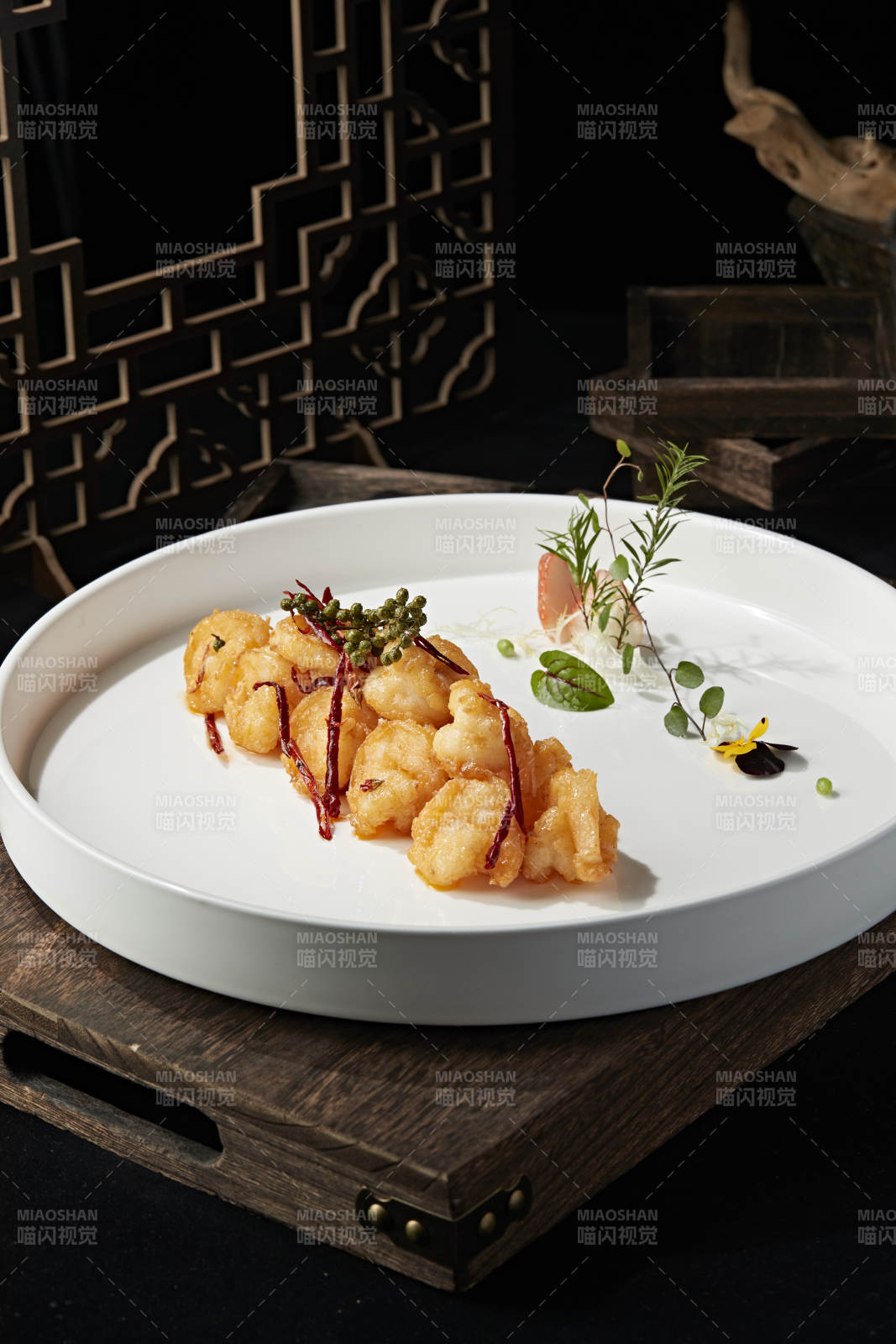 藤椒宫保大虾球图片