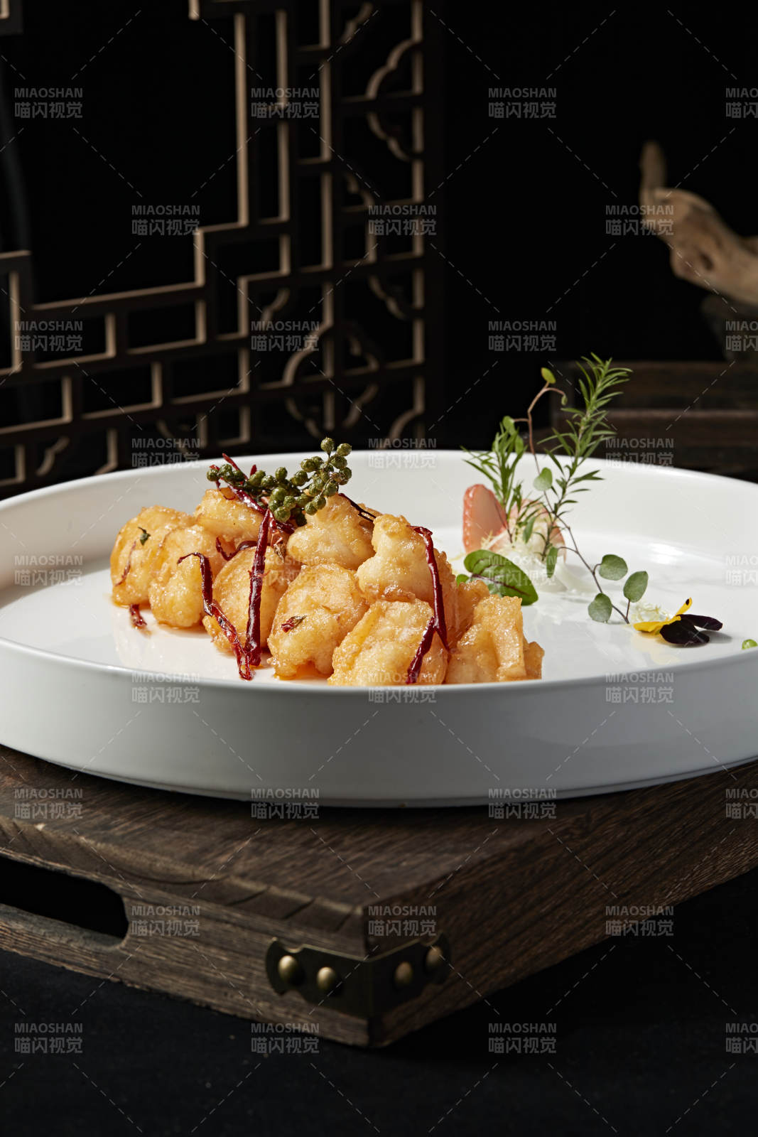 藤椒宫保大虾球图片