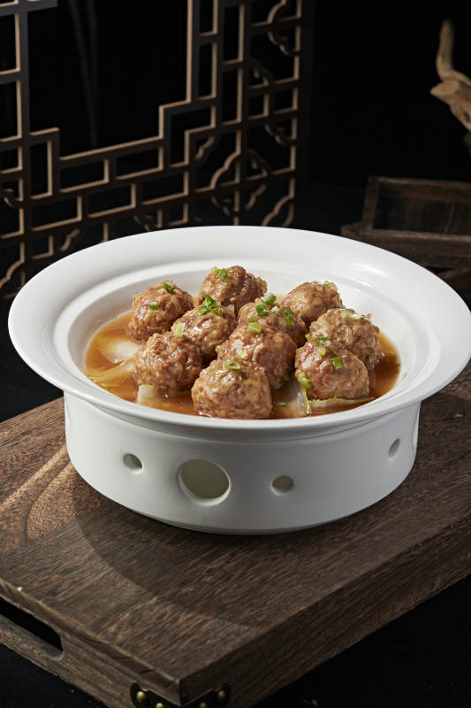 香炖猫头丸子图片