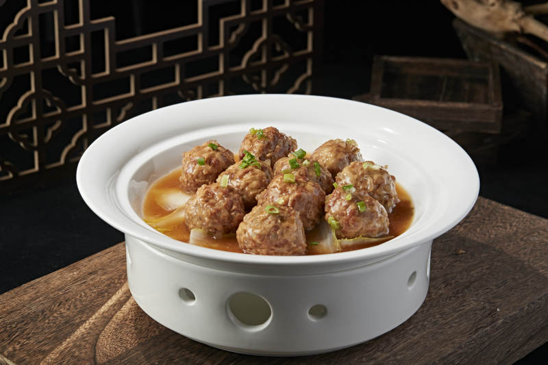 香炖猫头丸子图片