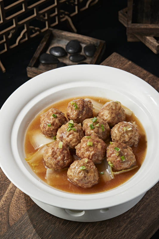 香炖猫头丸子图片