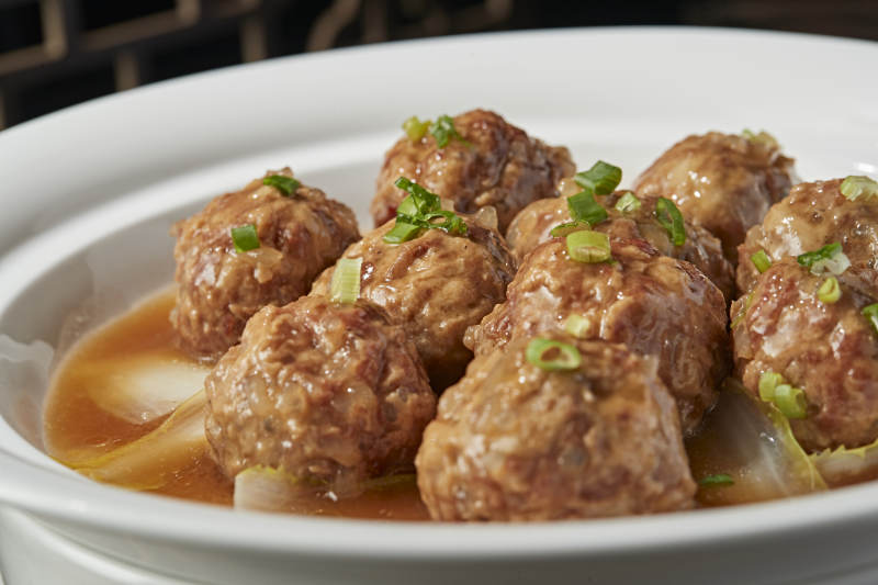 香炖猫头丸子图片