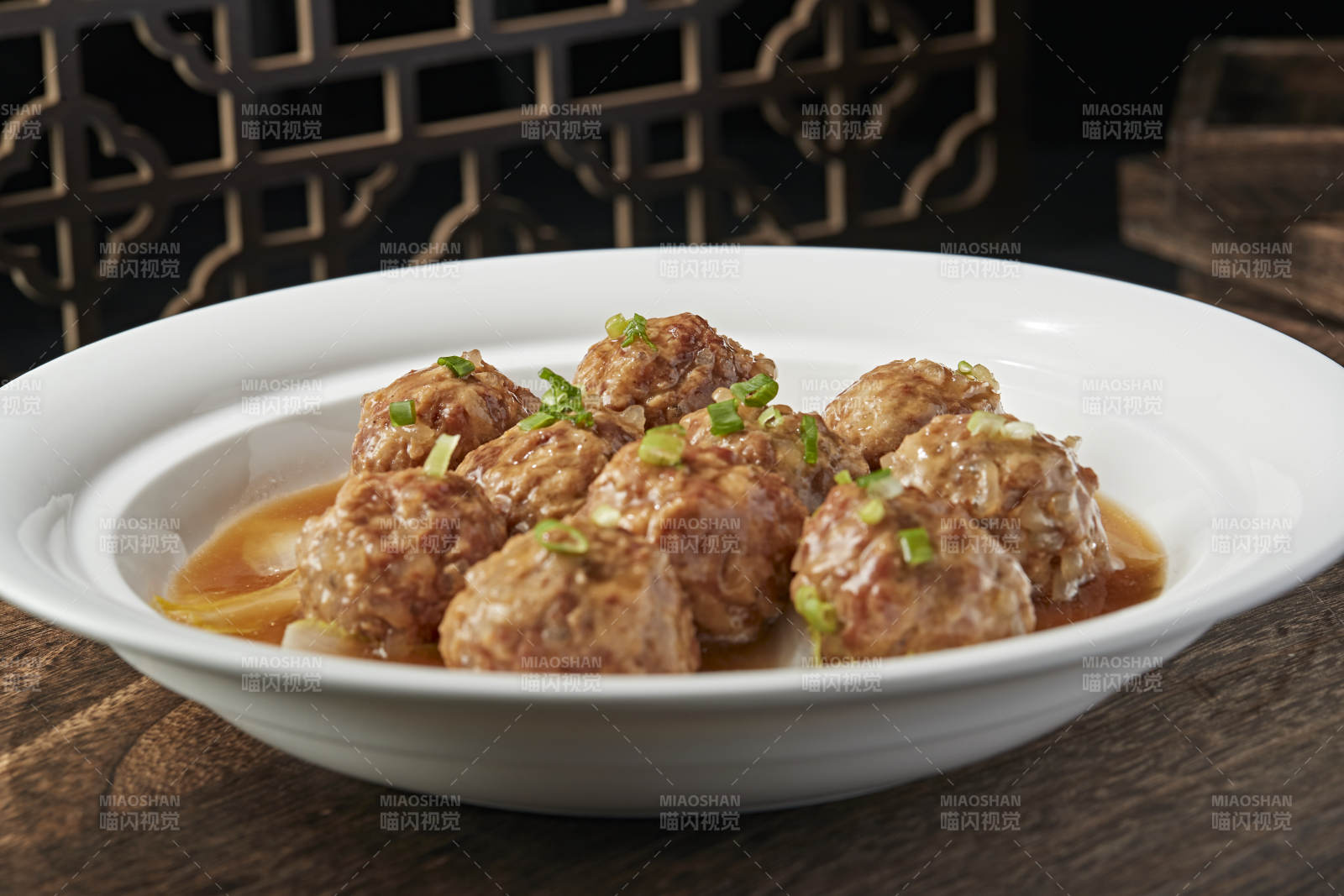 香炖猫头丸子图片