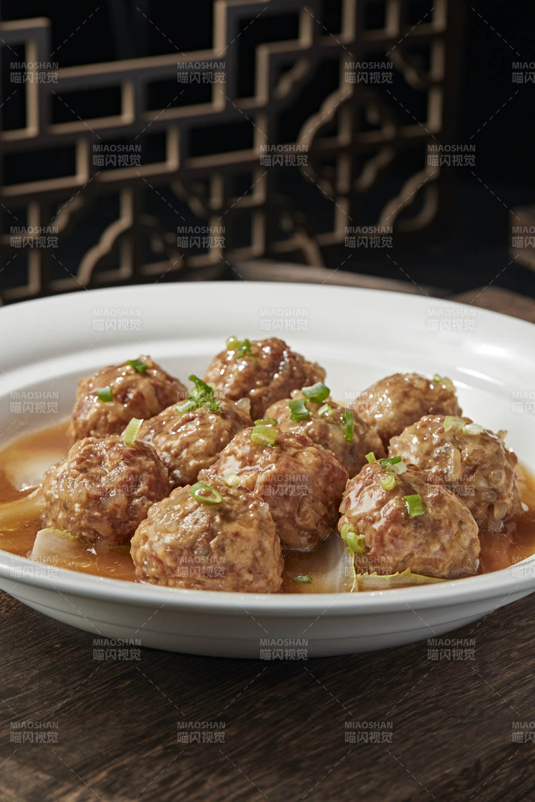 香炖猫头丸子图片