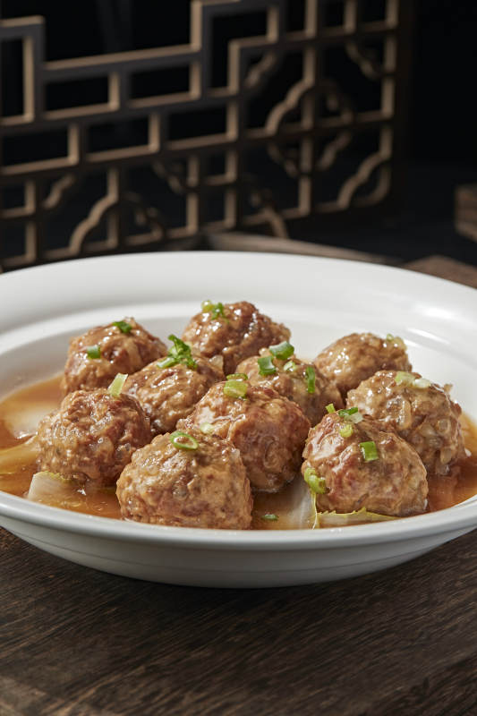 香炖猫头丸子图片