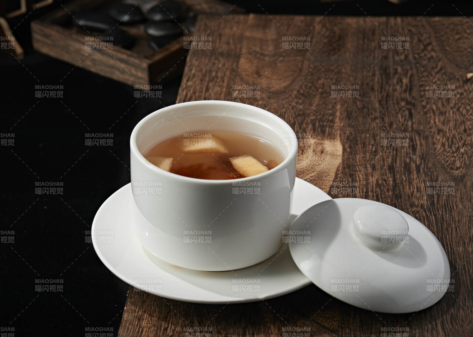 枸杞银耳雪梨汤图片