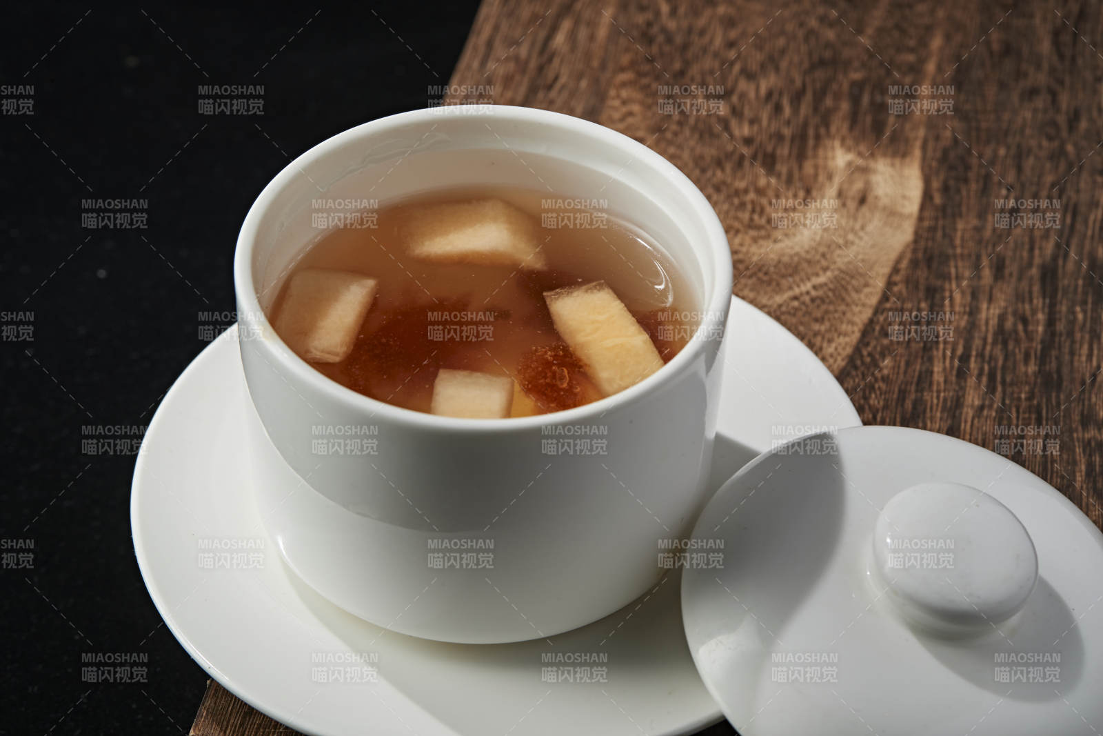 枸杞银耳雪梨汤图片