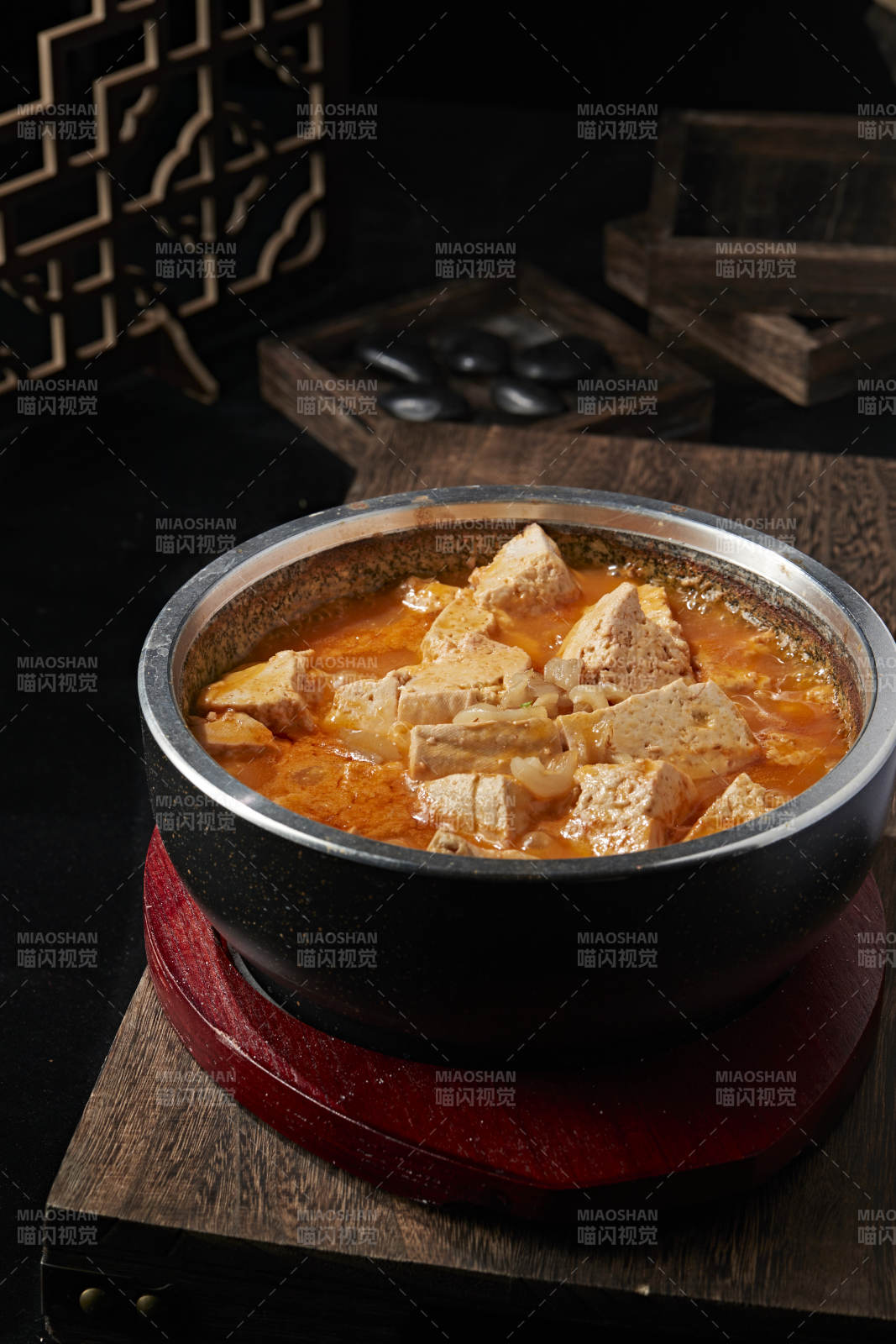 番茄浓汤石锅豆腐图片