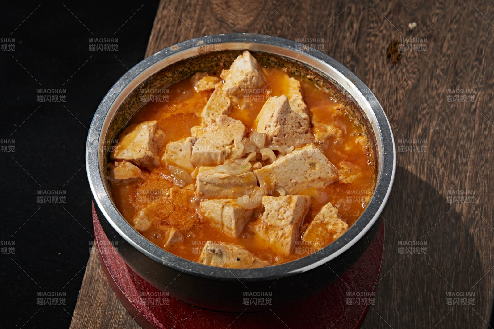 番茄浓汤石锅豆腐图片