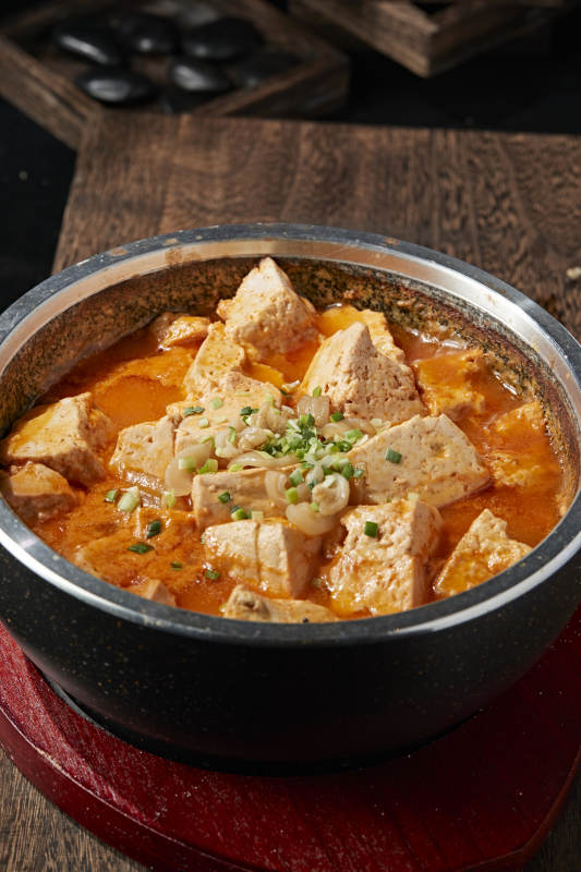 番茄浓汤石锅豆腐图片