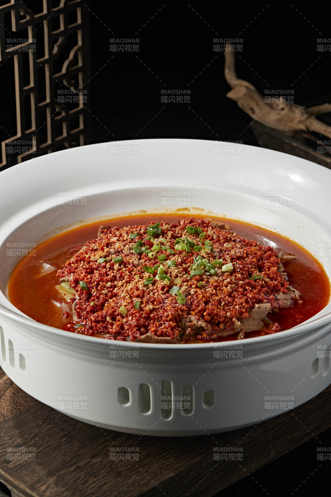 香辣红油和牛水煮肉片图片