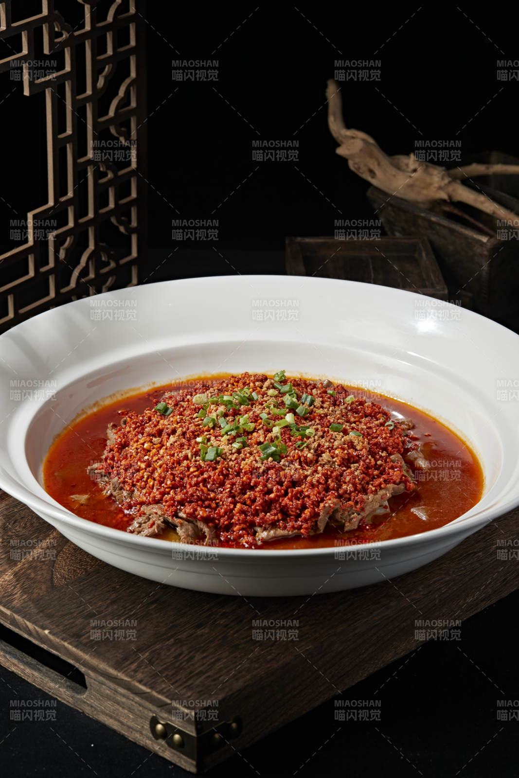 香辣红油和牛水煮肉片图片