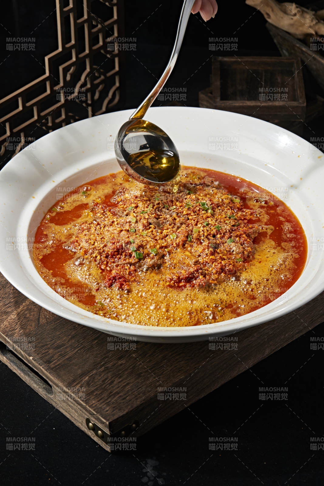 香辣红油和牛水煮肉片图片