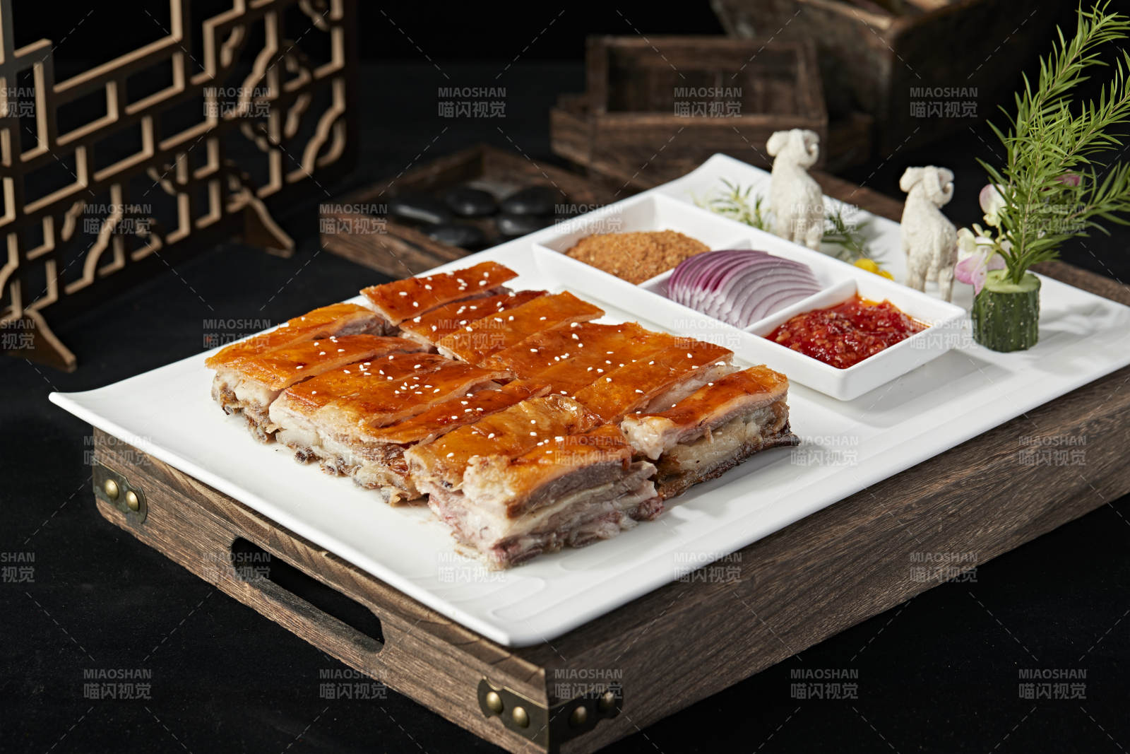 蒙餐烤羊排图片