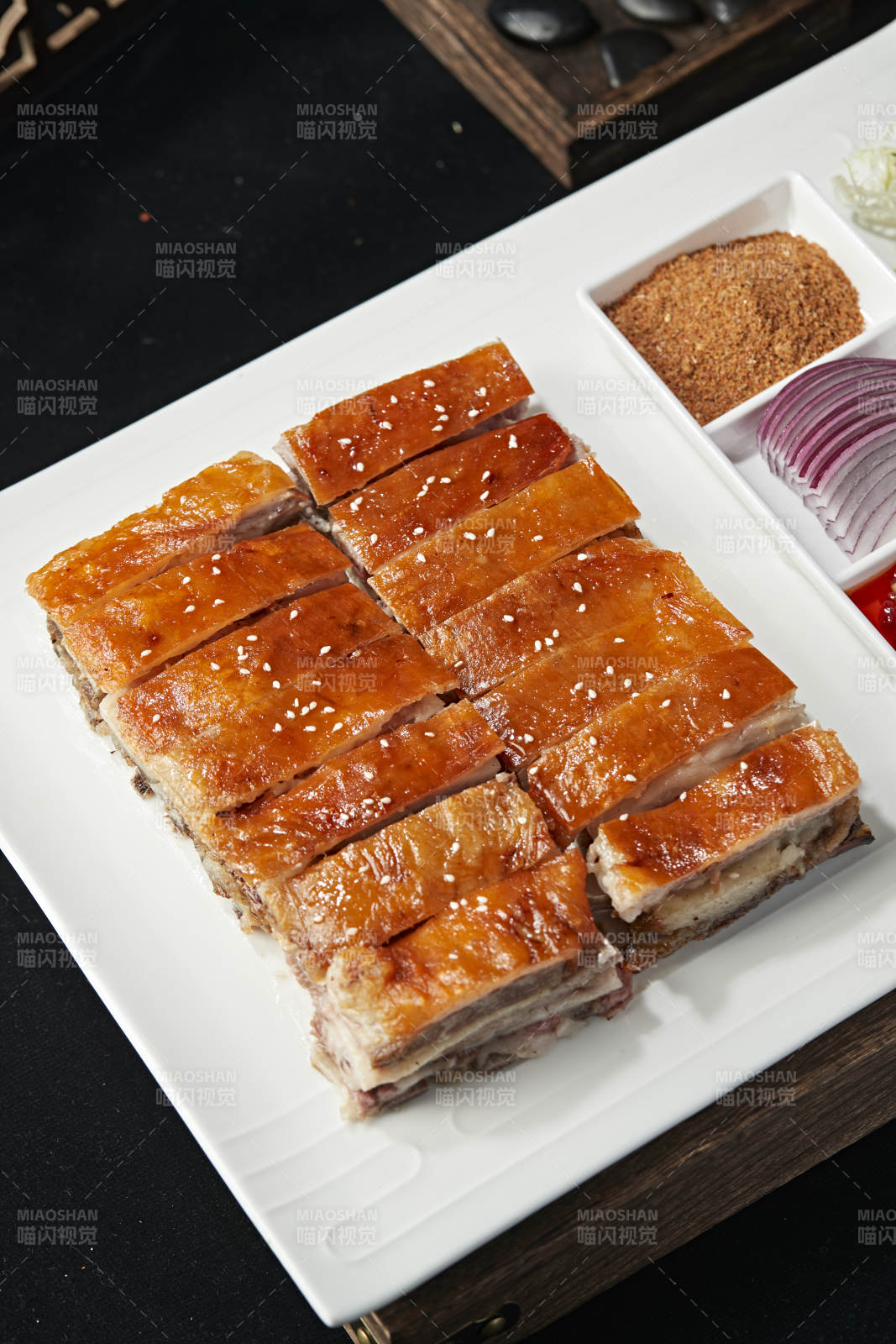 蒙餐烤羊排图片