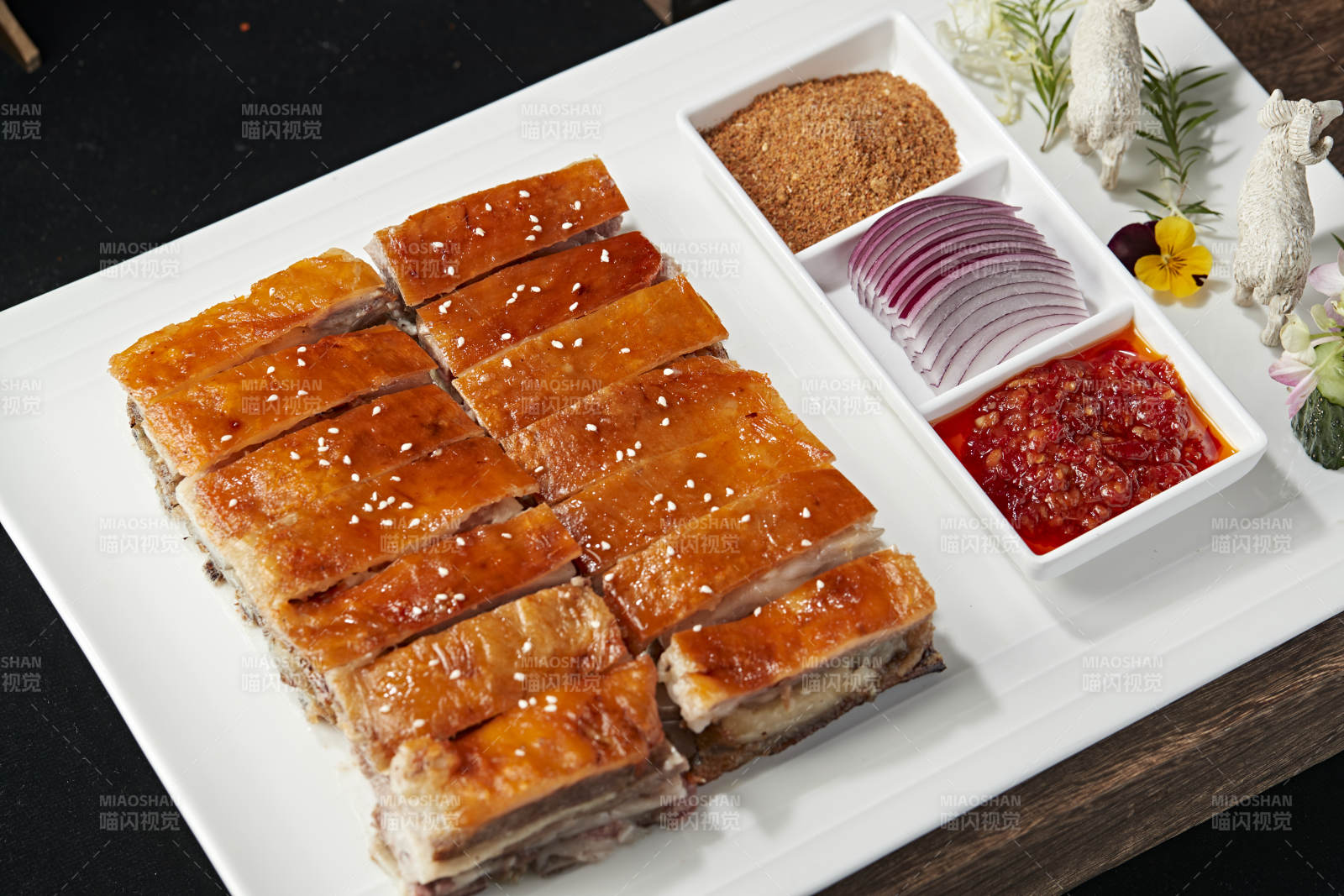 蒙餐烤羊排图片