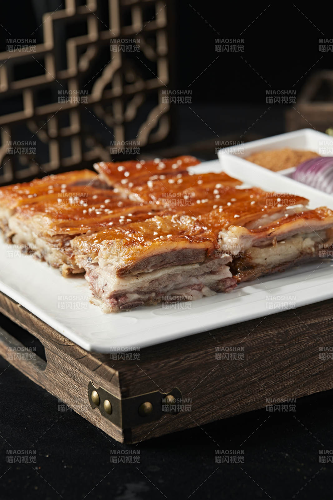 蒙餐烤羊排图片