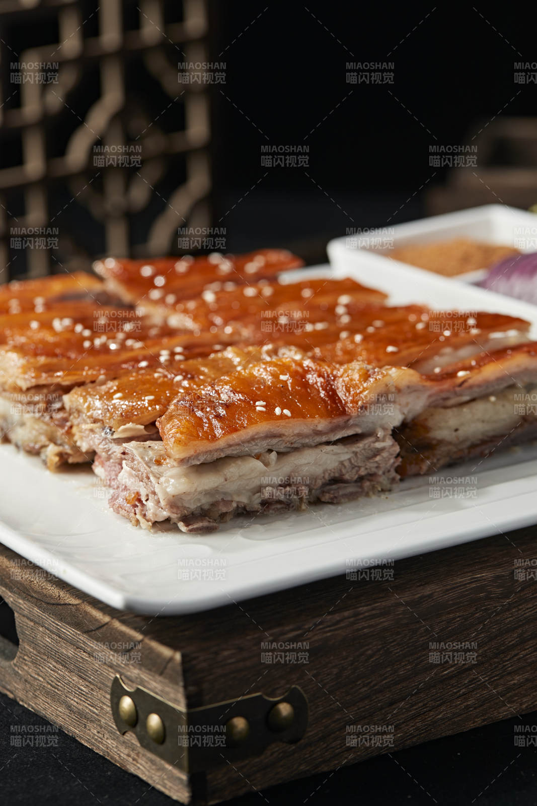 蒙餐烤羊排图片