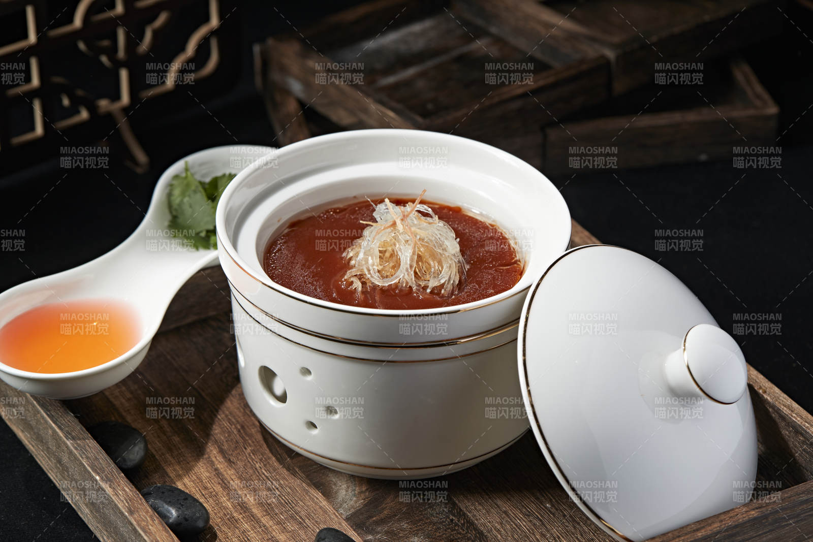 浓汤天九翅鱼翅图片