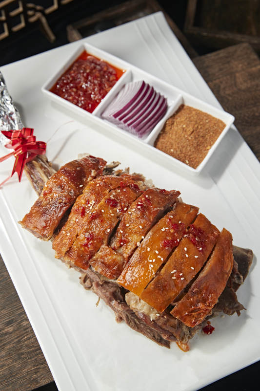 炭烤蒙古烤羊腿图片