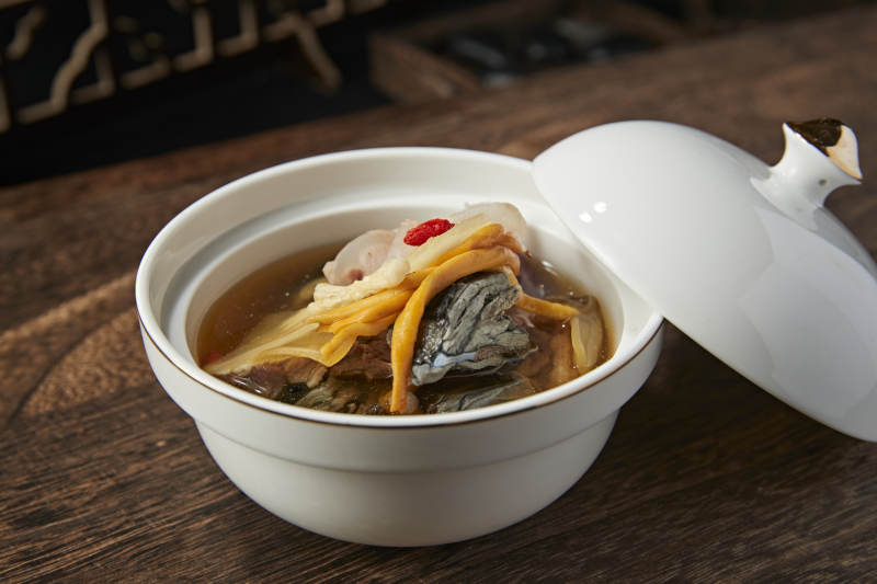 乌鸡虫草鹿鞭枸杞当归滋补汤图片