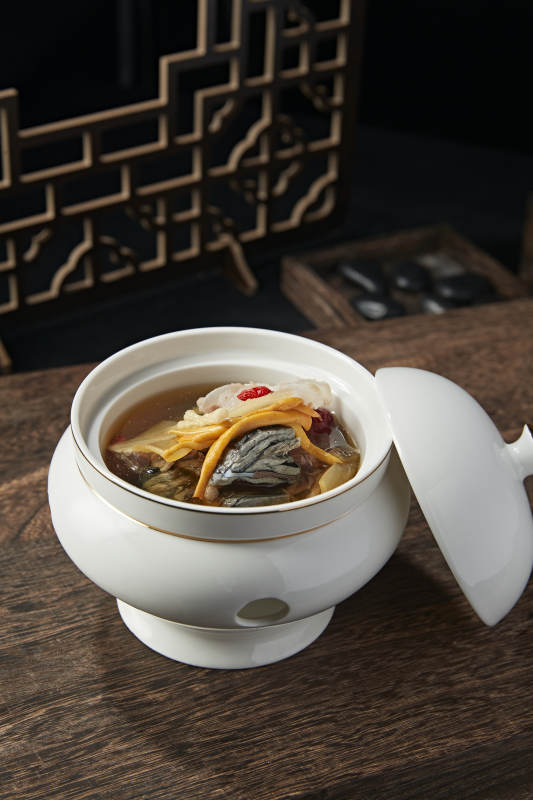 乌鸡虫草鹿鞭枸杞当归滋补汤图片