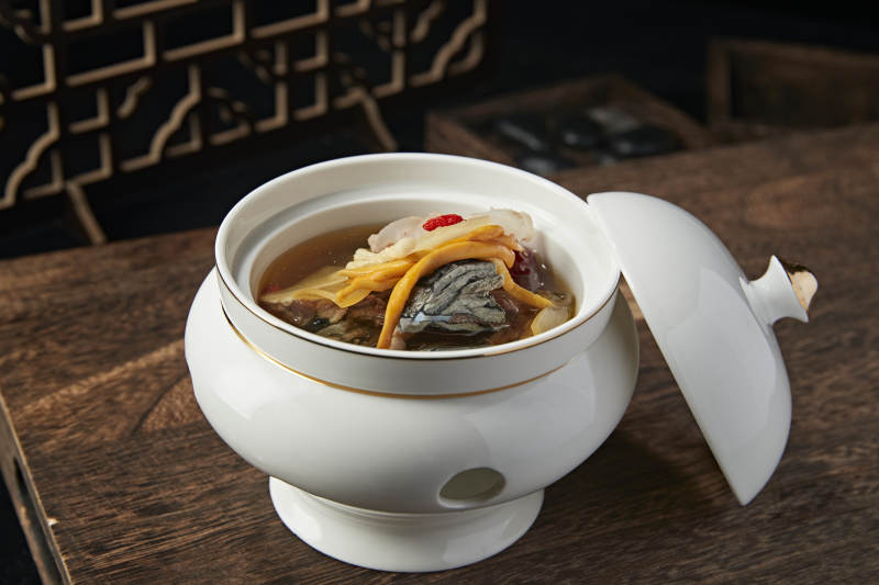 乌鸡虫草鹿鞭枸杞当归滋补汤图片