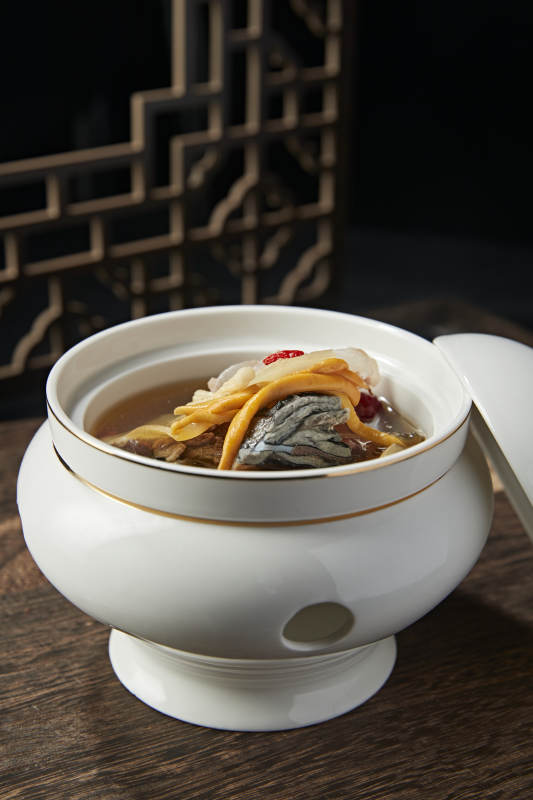 乌鸡虫草鹿鞭枸杞当归滋补汤图片