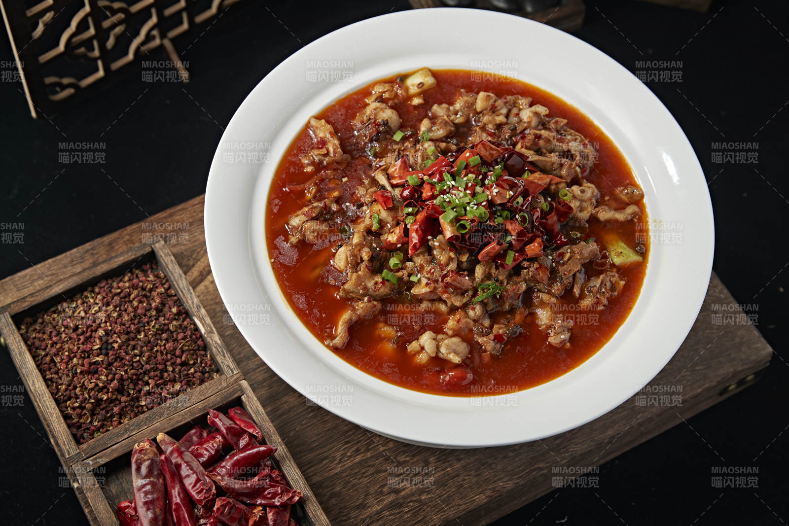 酸辣泡椒香水牛蛙图片