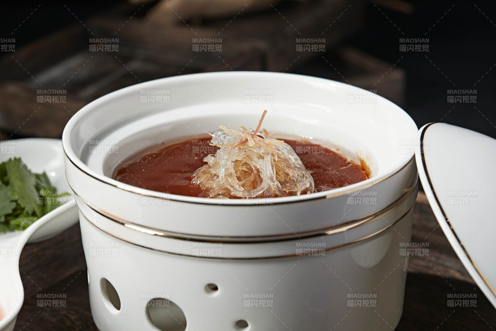 浓汤天九翅鱼翅图片