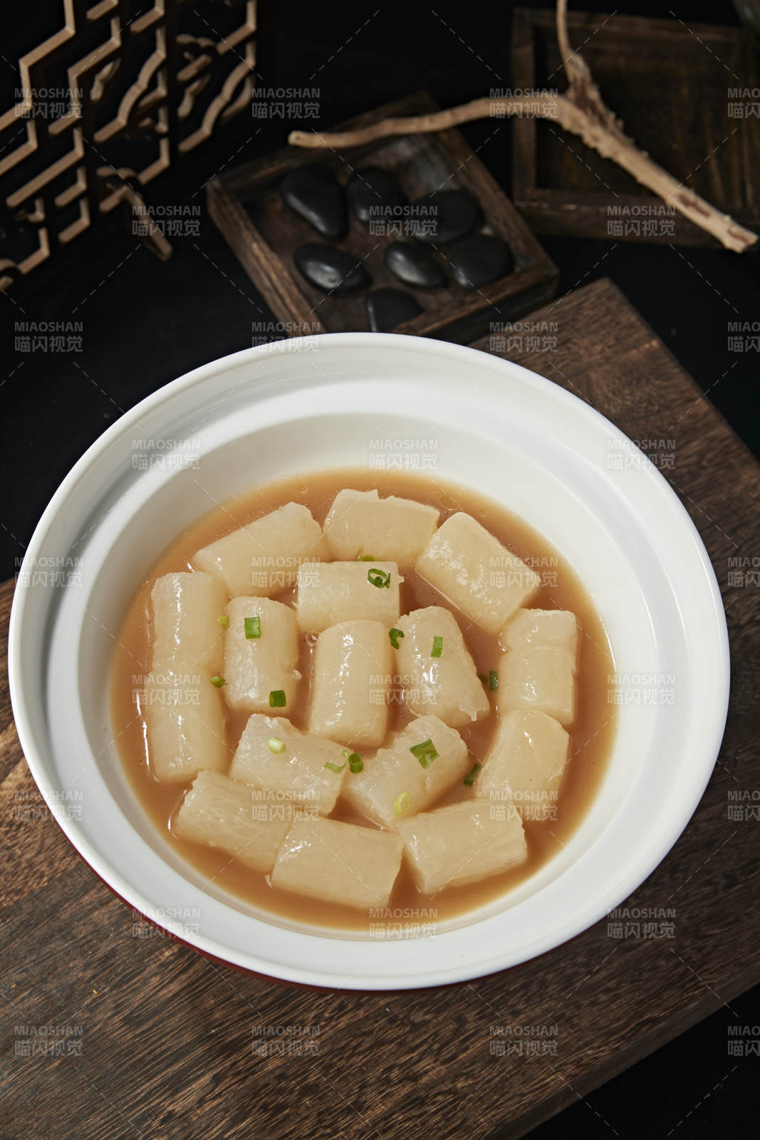 鲜鸡汤炖白萝卜图片