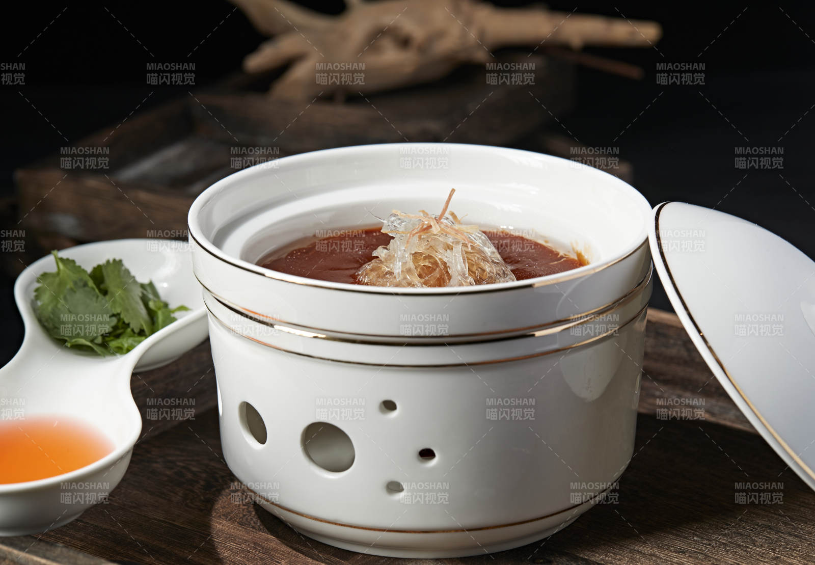 浓汤天九翅鱼翅图片