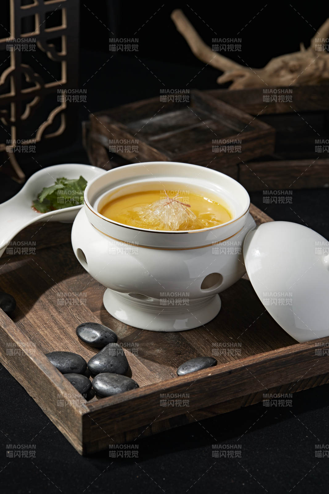 浓汤天九翅鱼翅图片