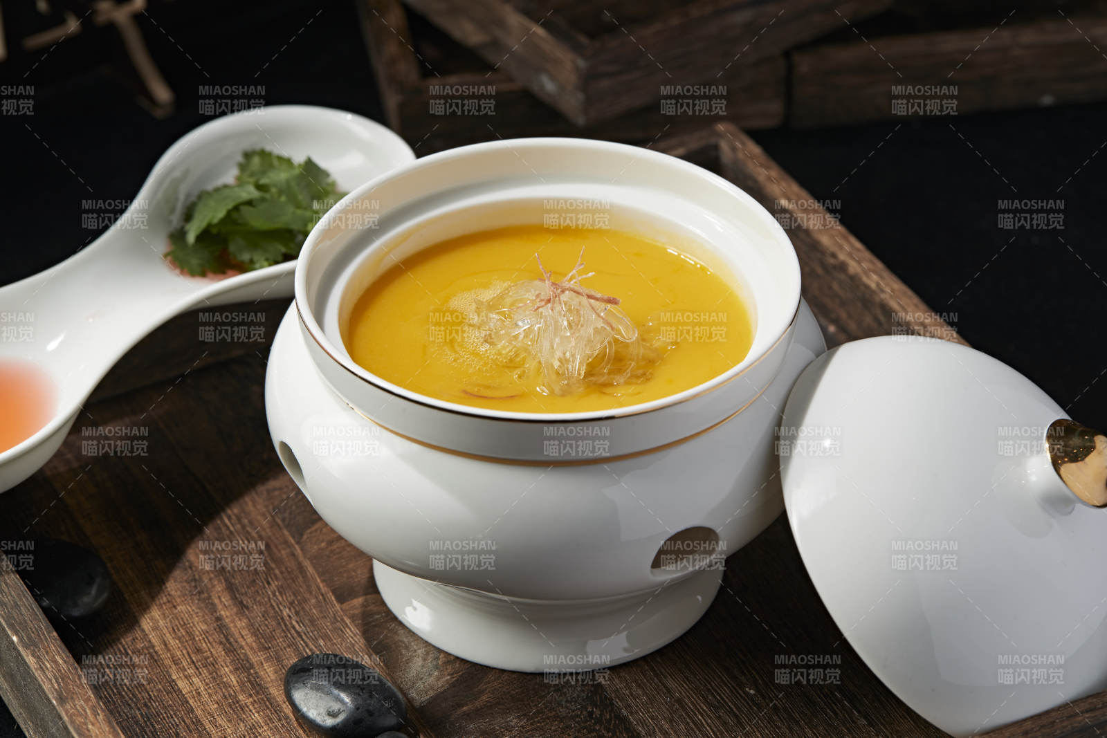 浓汤天九翅鱼翅图片