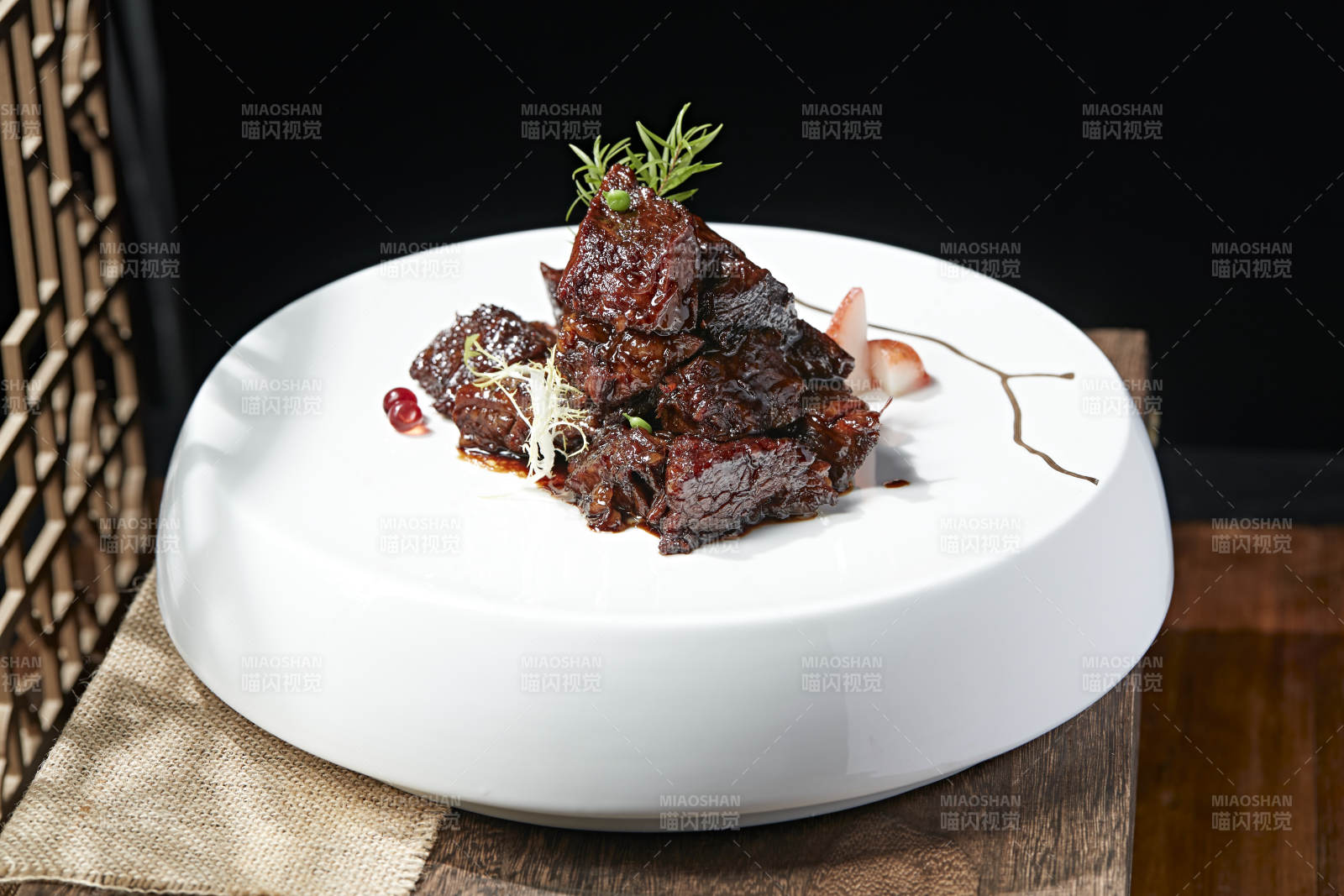 酱香和牛粒图片